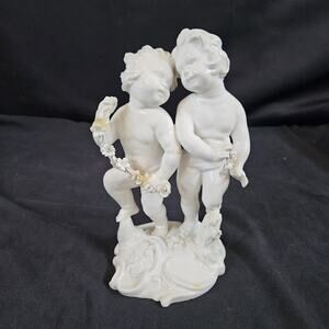 Vintage Primavera Italy Cherubs Holding Garland White Figurine Children